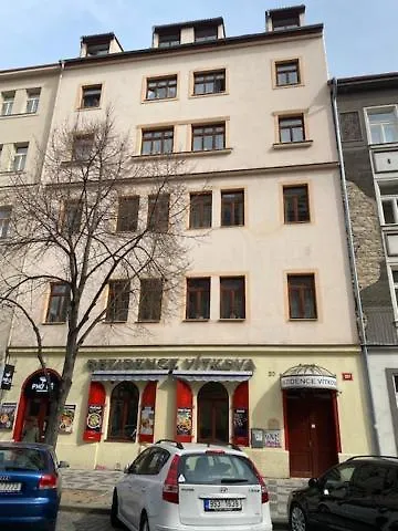 Vitkova Apartment With Balcony Praga