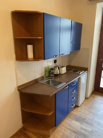 Vitkova Apartment With Balcony Praga